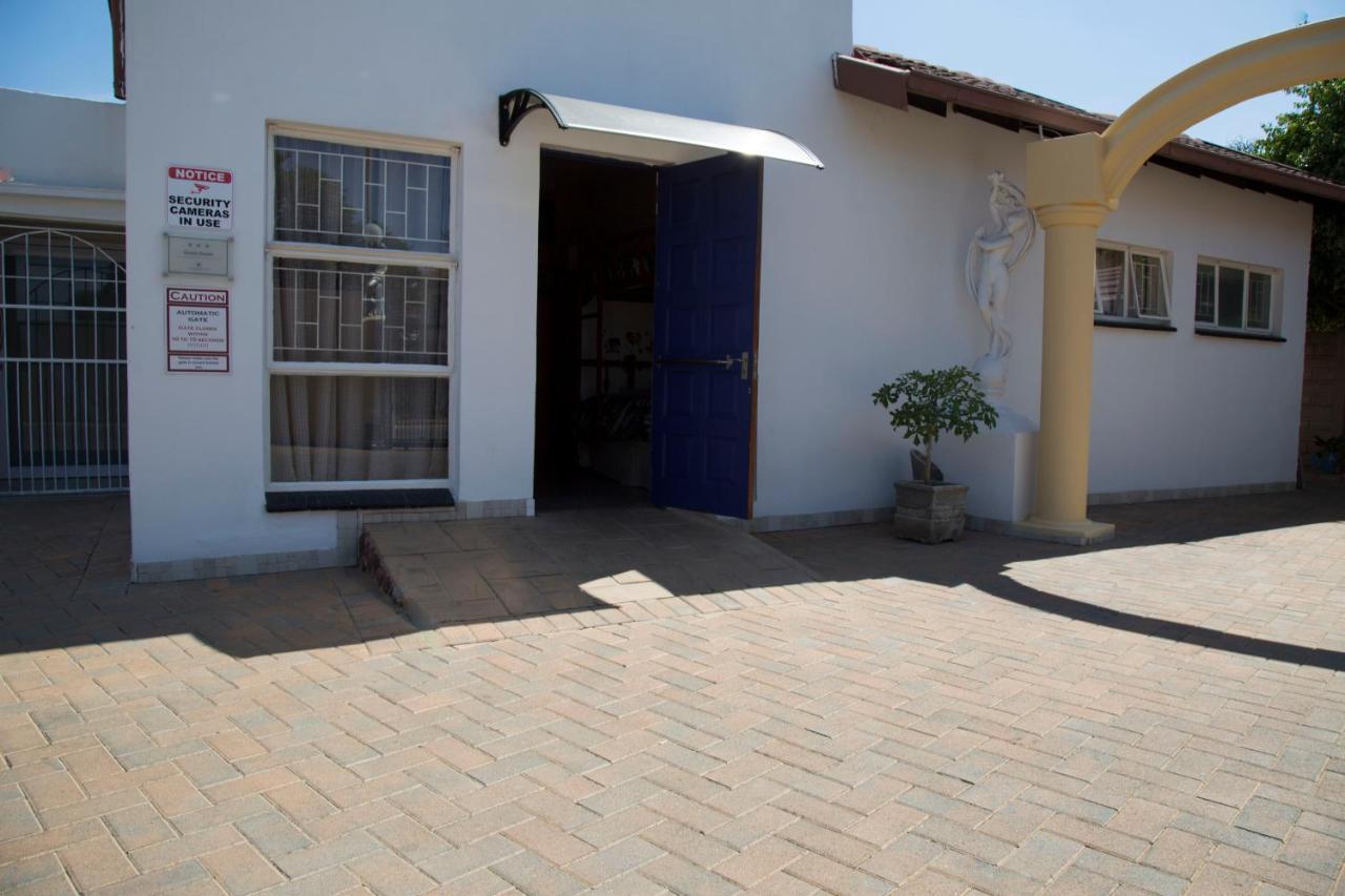 Xaviera Guest House Pretoria Exterior photo